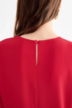 Blouse REMOVES Red
