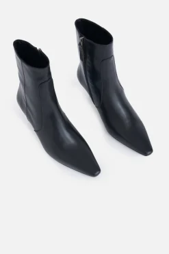 CAROLINA Black Boot