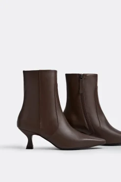 CAROLINA Brown Boot
