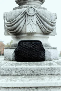 GRACE Clutch Black