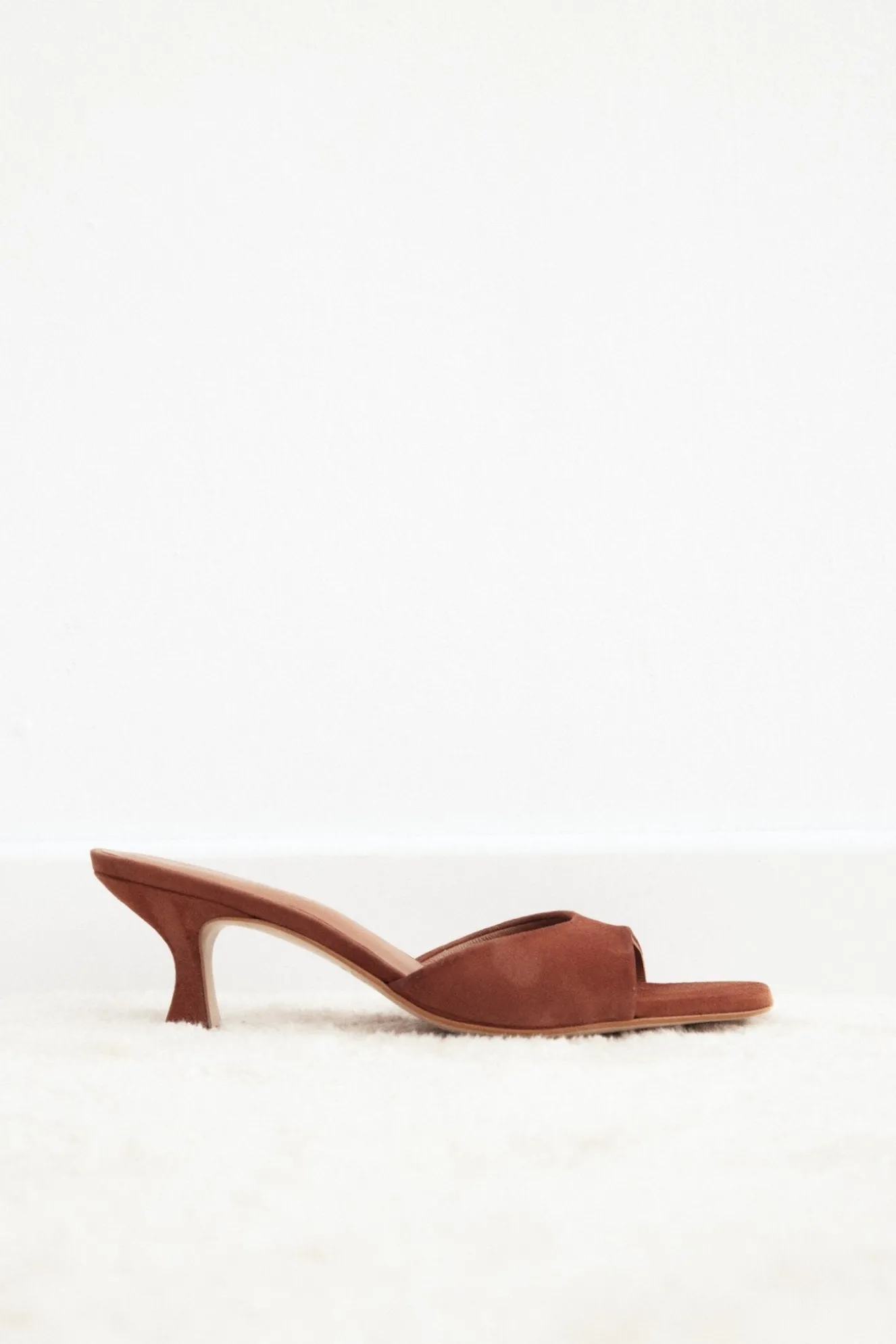 JUANA Camel Sandal