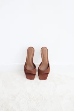 JUANA Camel Sandal