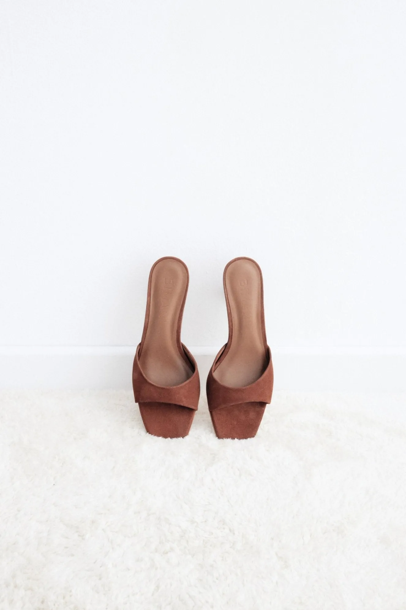 JUANA Camel Sandal