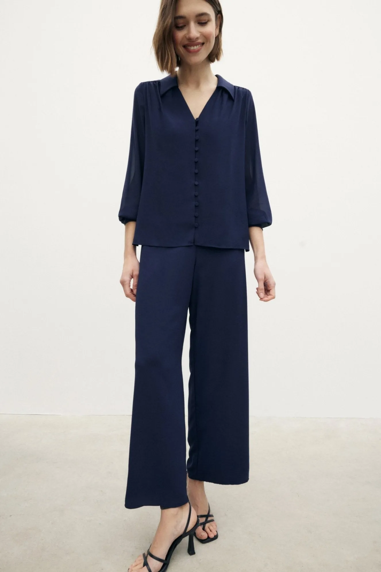 LEVANTE Trousers Blue