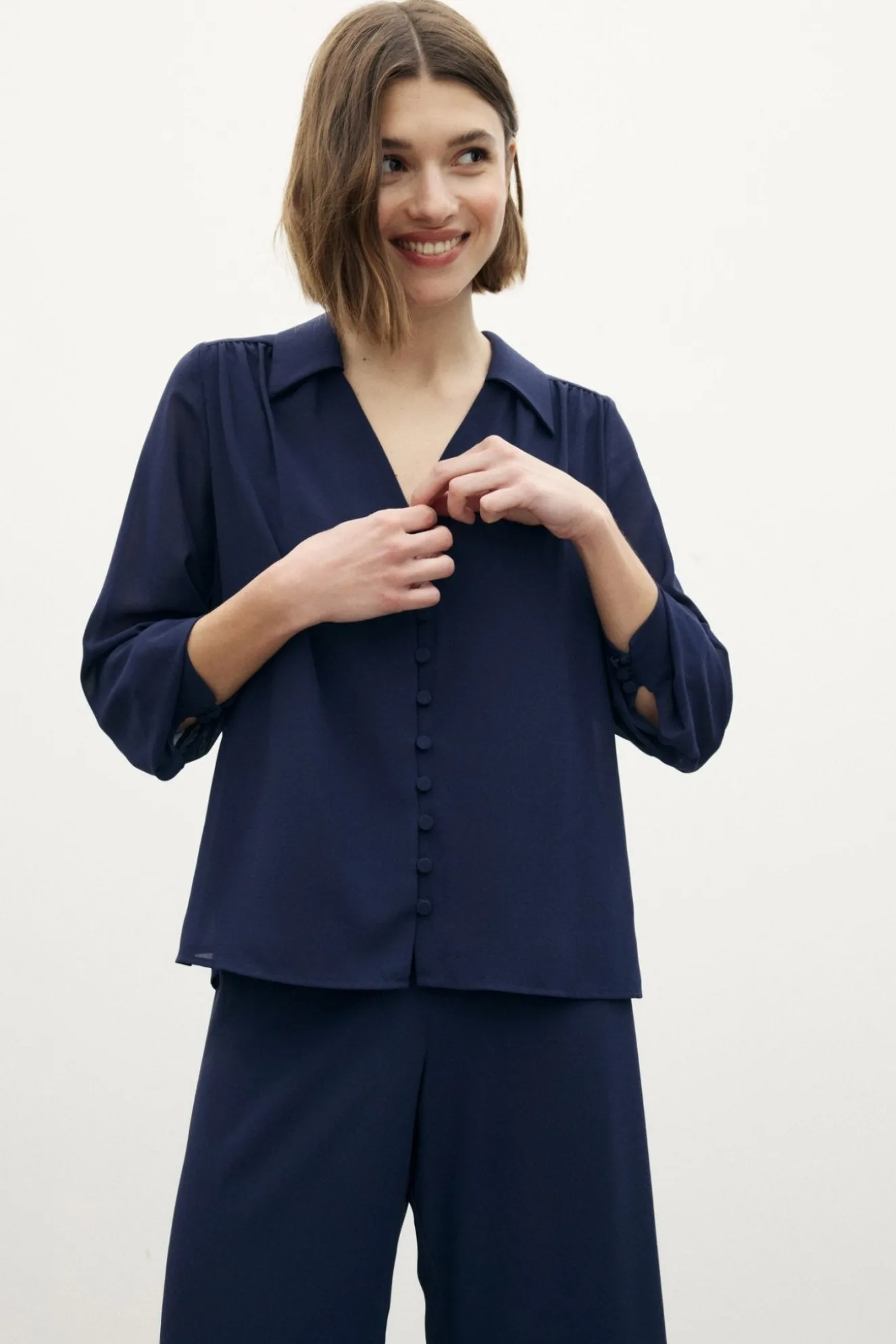 LEVANTE Trousers Blue