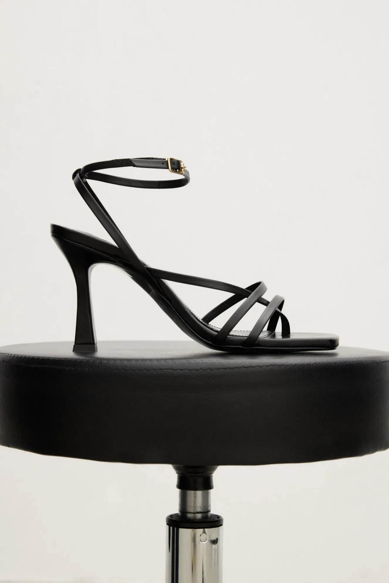 LUCIA Sandal Black