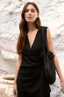 MARA Black Top
