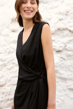 MARA Black Top