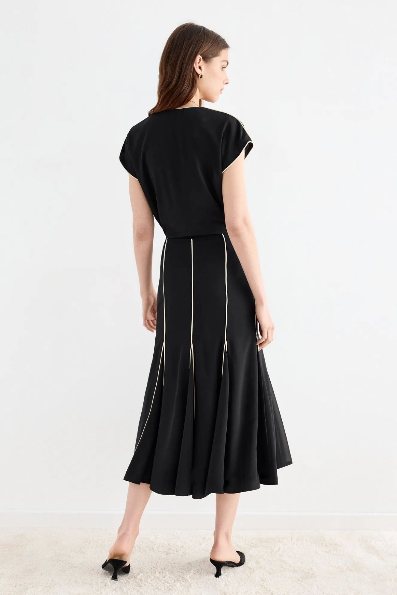 NOLI Black Skirt