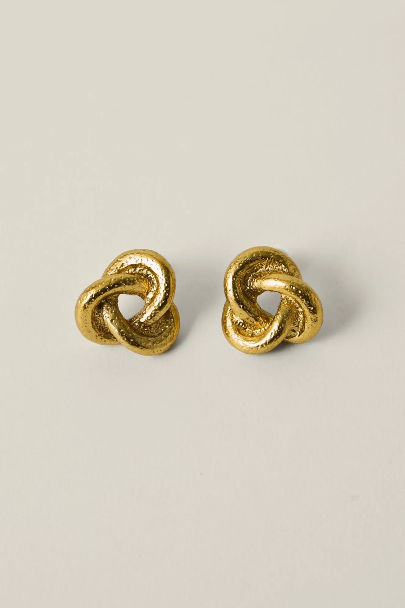 SAVY Gold Earring