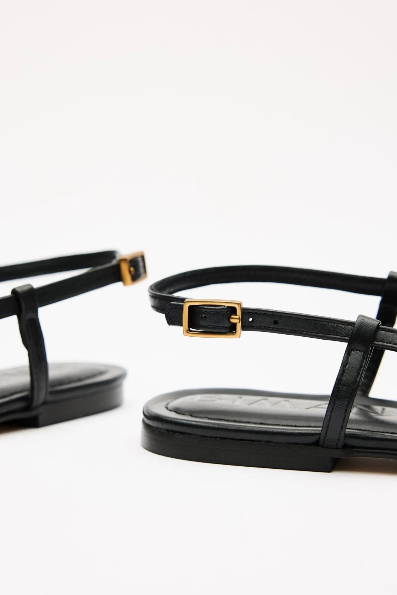 VICTORIA Sandal Black